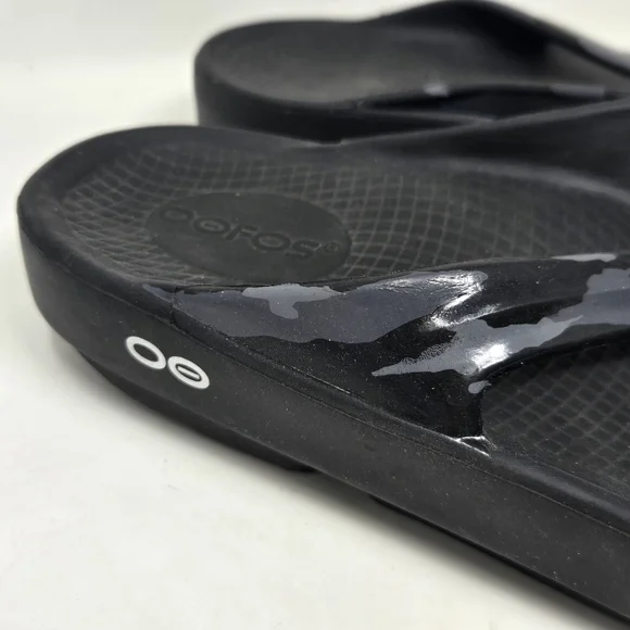 OOFOS Oolala Black Gray Camo Women’s Flip Flop Thong Recovery Sandals Sz 7 - Picture 2 of 7
